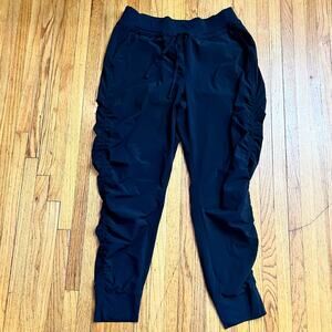 Athleta Altitude Pants Womens 8 Black Ruched Elastic Waist Crop
